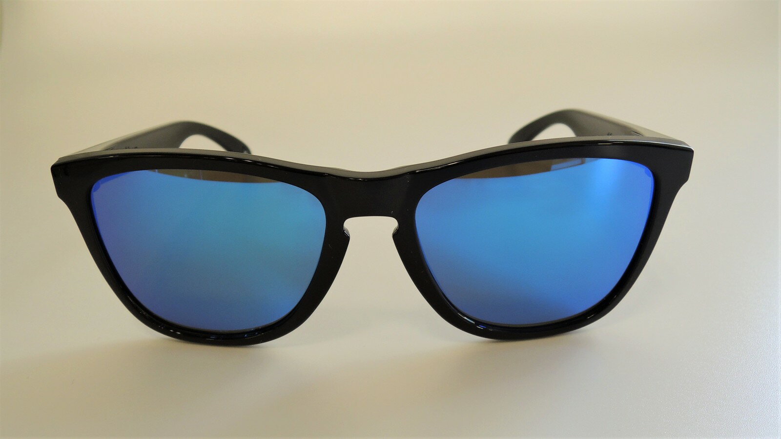 【送料無料】正規品OAKLEYオークリー 当店カスタム　フロッグスキン　Polished Black/Prizm Sapphire