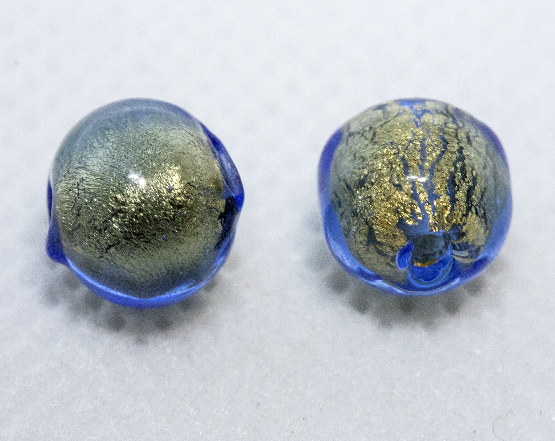 ベネチアンビーズ トンド 8ミリ ゴールド/ブルイーノ 2個入り アクセサリーパーツ ビーズストーン