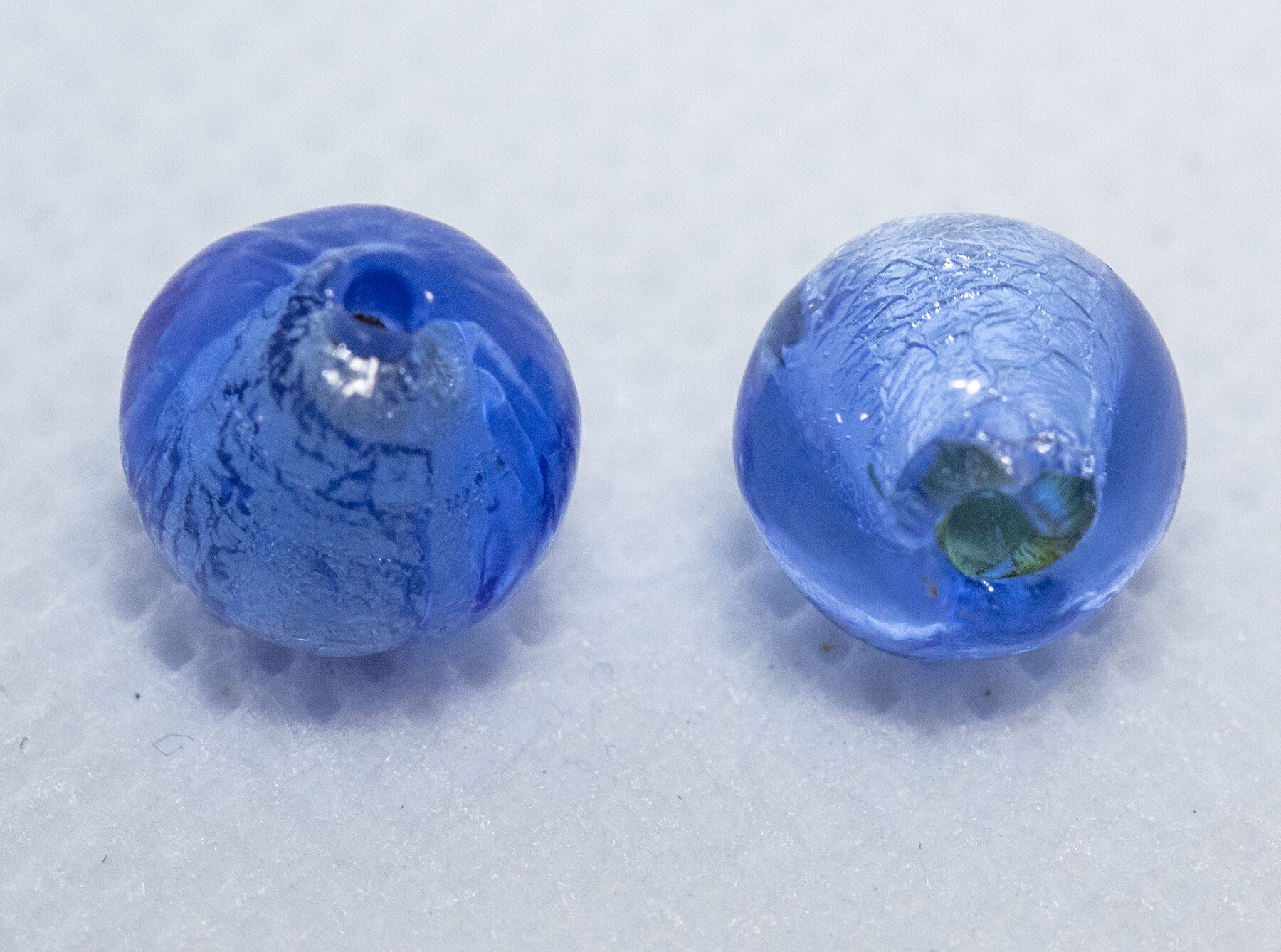 樂天商城 - ベネチアンビーズ トンド 8ミリ ホワイトゴールド/ブルイーノ（濃） 2個入り アクセサリーパーツ ビーズストーン