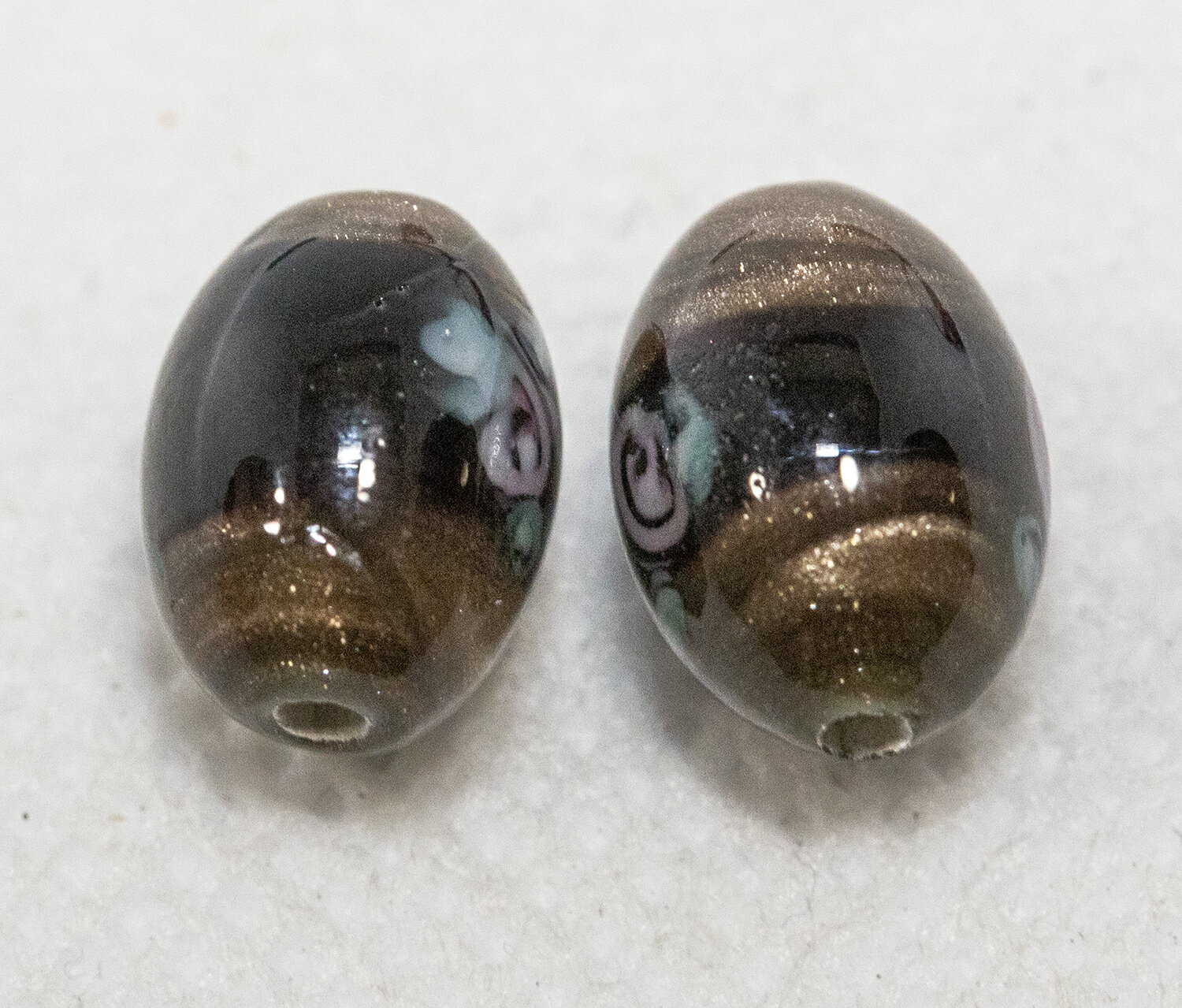 ボヘミアンビーズ チェコローズ クラシック オーバル 小 2個 ブラック チェコビーズ ビーズパーツ アクセサリーパーツ