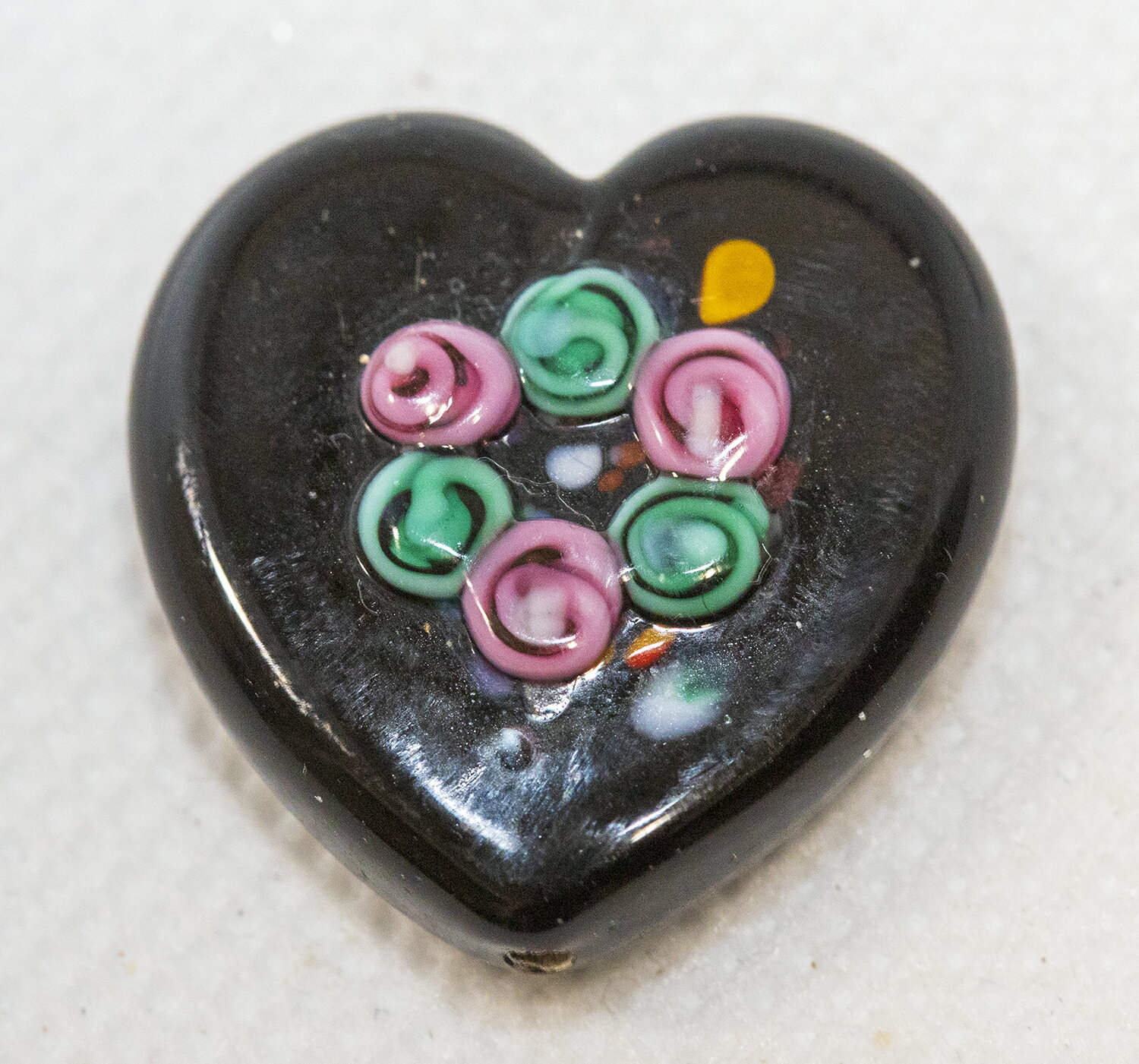 ボヘミアンビーズ フラットハート ブラック チェコビーズ ビーズパーツ アクセサリーパーツ