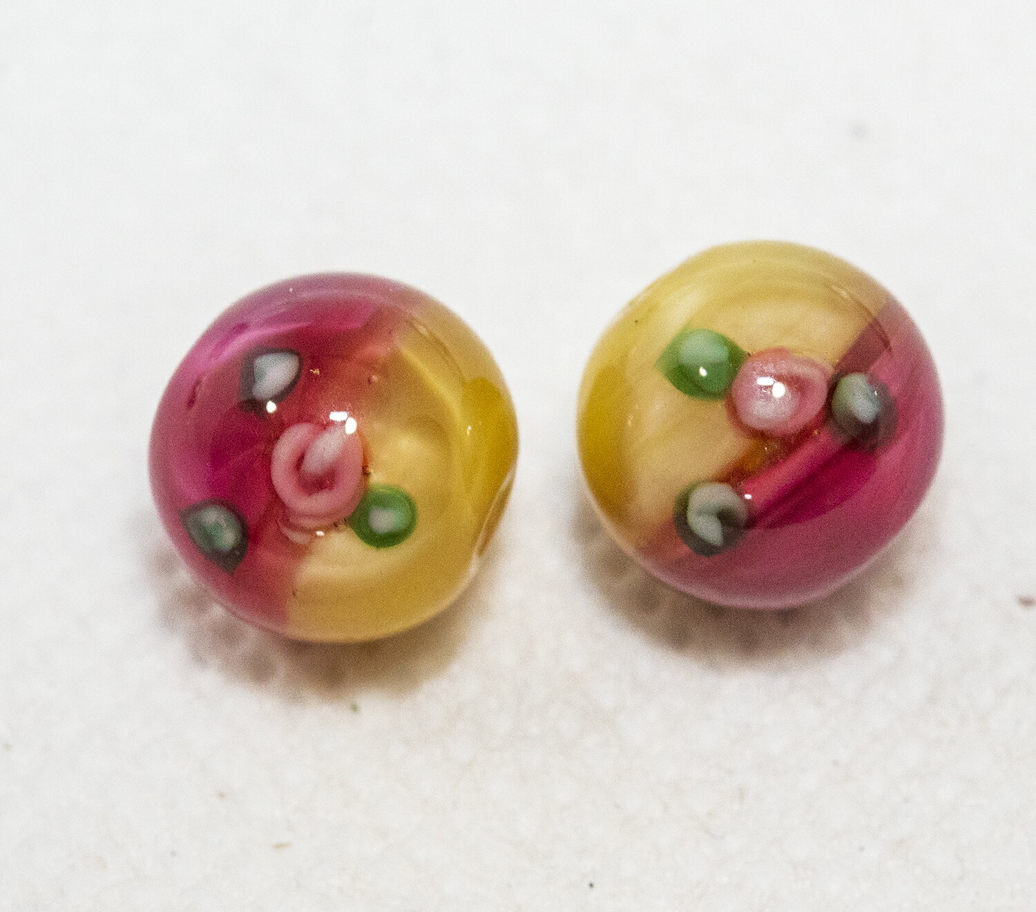 ボヘミアンビーズ チェコローズ ツートン ローズ＆イエロー 10ミリ 2個 チェコビーズ ビーズパーツ アクセサリーパーツ