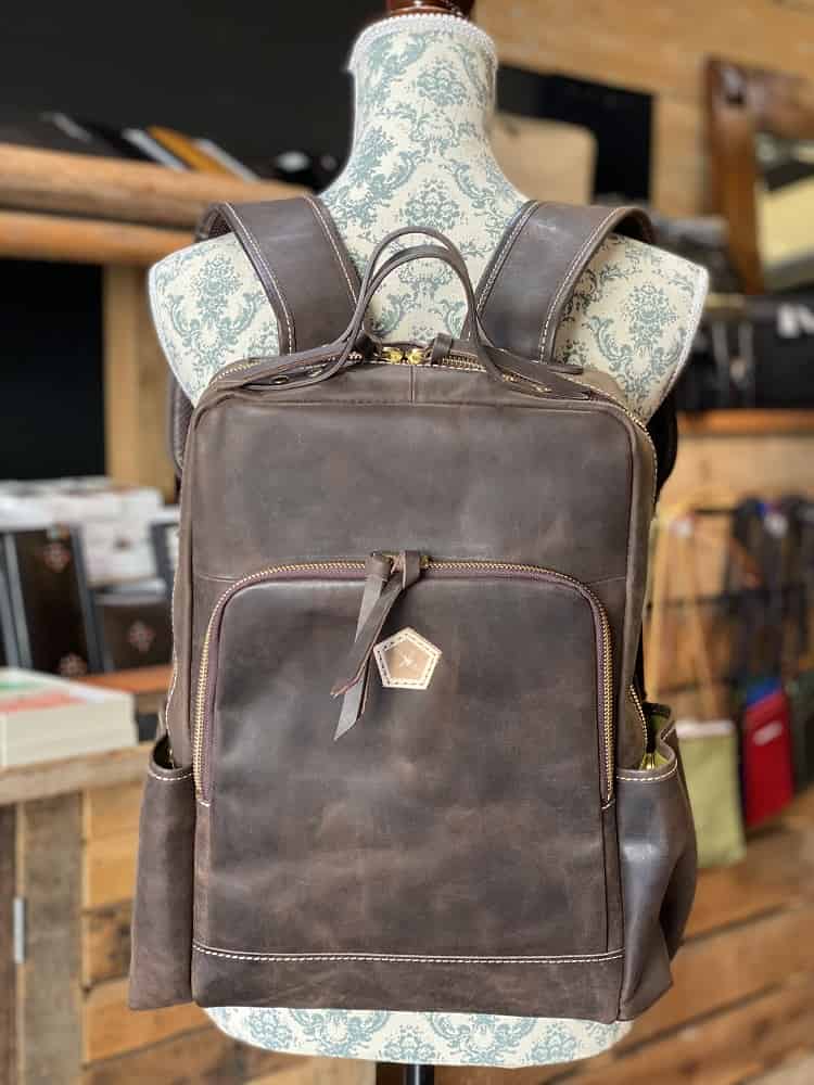 【Ain Soph（アインソフ）】オイルワックス焦がし/パラフィン加工牛革・レザーリュックサック※肩ベルト裏と背中部分は色移りや蒸れを防ぐメッシュ仕様（ASC1714-HP）※持ち手付き　本革リュックサック　メンズ/レディース【レザーバッグ革財布専門店Vertigo/ヴァーティゴ】のサムネイル