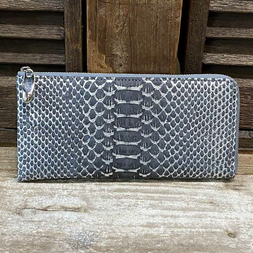 【国産・FU-SI FERNALLE/フーシフェルナーレ】『Silky Python/シルキーパイソン』国内製革シルクタッチ・メタリック加工蛇革/パイソンレザーL字ファスナー長財布(65515) メンズ/レディース ヘビ革ウォレット【レザーバッグ革財布専門店Vertigo/ヴァーティゴ】 【国産・FU-SI FERNALLE/フーシフェルナーレ】『Silky Python/シルキーパイソン』国内製革シルクタッチ・メタリック加工蛇革/パイソンレザーL字ファスナー長財布(65515) メンズ/レディース ヘビ革ウォレット【レザーバッグ革財布専門店Vertigo/ヴァーティゴ】