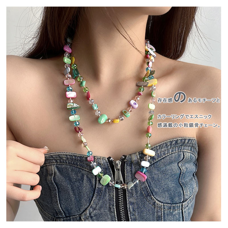 存在感のあるモチーフとカラーリングでいつものコーデを華やかに♪