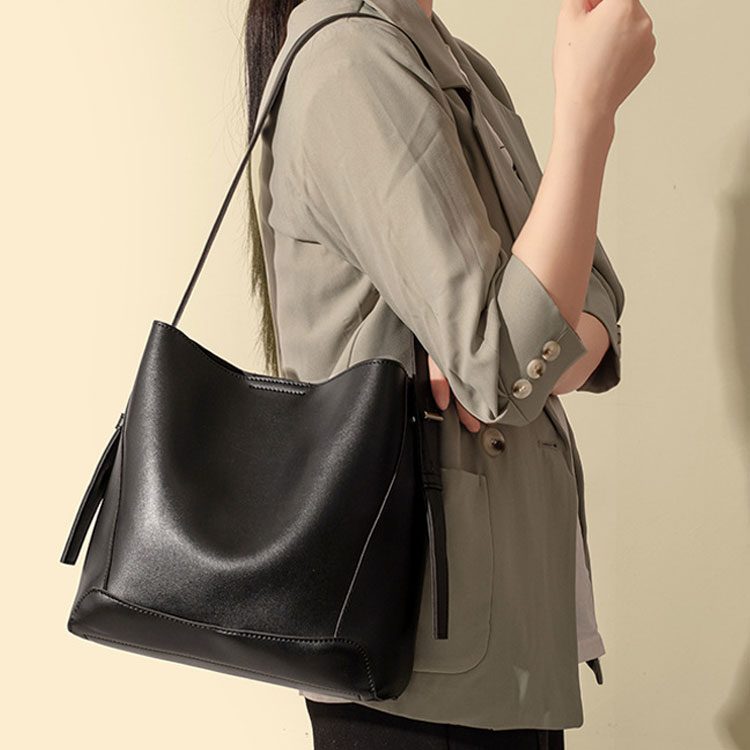 カジュアル サイズ トートバッグ マザーズバッグ ショルダーバッグ 大きめ おしゃれ トートバッグ 多収納 しっかり自立する 軽量 ポケット 無地 ファスナーで閉まる 軽くて大容量 ハンドバッグ かわいい シンプル 通勤バッグ