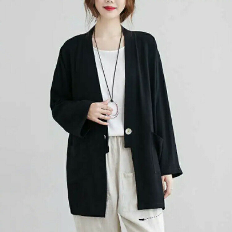 ナチュラルムードが漂うリネンジャケット。清涼感のある麻混生地でロングシーズにピッタリ。ドロップショルダーで、今っぽいこなれ感を演出してくれます。ワンピースやデニムに合わせラフに着こなすのもおすすめですサイズM L XL 2XLサイズについて...