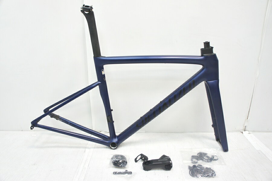 自転車基本情報 商品名 スペシャライズド SPECIALIZED TARMAC SL8 PRO 2024年 カーボン フレームセット 52サイズ自転車種フレーム（ロード）年式2024年参考価格-フレーム素材カーボンメーカーサイズ52適正身長163-170cm（メーカー推奨）ヘッドチューブ120mm（実寸）シートチューブ456mm（C-T実寸）トップチューブ531mm（C-C実寸）重量-kgクランク-変速レバー-フロントディレイラー-リアディレイラー-スプロケット-ブレーキキャリパー-ホイール-ステム-ハンドル-シートポスト純正サドル-状態レベル中古：C（使用感あり/キズ、ヨゴレあり）状態説明■商品は画像のものが全てとなります。 ■トップチューブに打ちキズがあります。 ■ステムキャップのボルトにやや錆びがあります。 ■使用に伴うキズや汚れはございますが、深刻なダメージは見受けられず、まだまだご使用いただける状態の商品です。 ■商品の状態につきましては、掲載写真をご確認のうえ、ご判断をお願いいたします。商品説明SPECIALIZED(スペシャライズド)TARMAC SL8 PRO 2024年モデル フレームセットの中古品です。メーカーSPECIALIZED (スペシャライズド)モデル名TARMAC SL8 PRO (-)商品コードcpf-2608221003-fr-006402879発送元本商品は、「サイクルパラダイス福岡　ネット店」より発送いたします。【重要なご案内】ご購入前に必ずお読みください。本商品は通販・配送専用商品です。店頭での商品確認や店頭お渡しができないお品となります。ご質問は、「商品についてのお問い合わせ」欄よりお送りくださいませ。お電話やメールなどで直接頂いたお問い合わせはご返信ができません。また、ご質問の内容によってはご返答できない場合がございます。予めご了承下さい。ご購入後48時間以内のお支払いお手続きをお願いしております。(期限を過ぎますとキャンセルとさせて頂きます。)