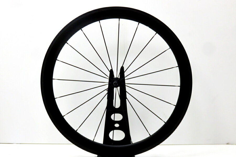 ★★【中古】メーカー不明 フロントホイールのみ カーボン 700C リムブレーキ クリンチャー