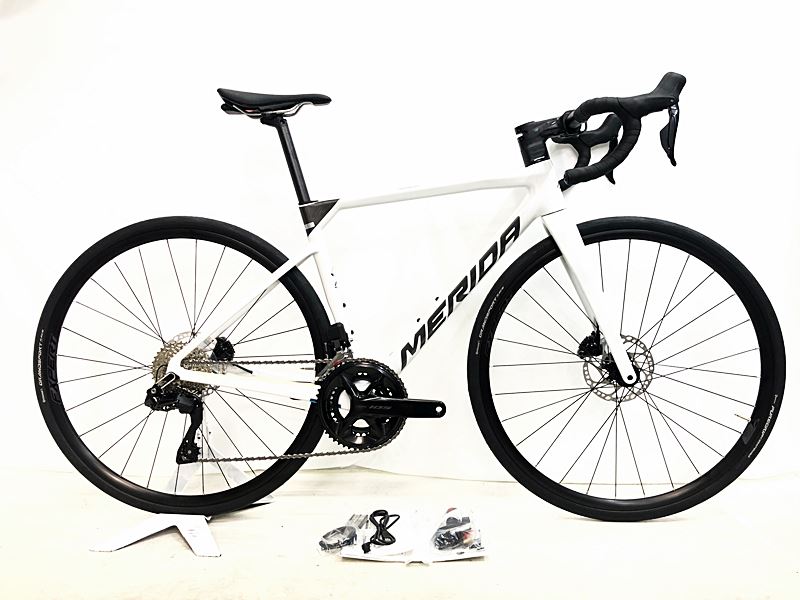 【中古】超美品 メリダ MERIDA スクルトゥーラ SCULTURA 6000 105 12速 Di2 油圧DISC 2023-24年 カーボンロードバイク XSサイズ ホワイト ☆