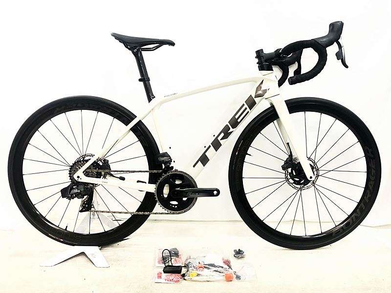 【中古】●トレック TREK エモンダ EMONDA SLR7 P1 SRAM FORCE eTap AXS 12速 電動 油圧DISC 2021年 カーボンロードバイク 50サイズ ホワイト