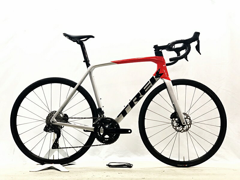 【中古】●美品 トレック TREK エモンダ EMONDA SL6 Di2 12速 105 電動Di2 油圧DISC 2023 カーボンロードバイク 56サイズ シルバー/レッド