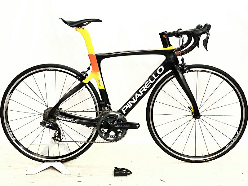 自転車基本情報 商品名 ピナレロ PINARELLO プリンス PRINCE FX DURA-ACE 2019 カーボンロードバイク 500サイズ ブラック自転車種ロードバイク年式2019年参考価格-フレーム素材カーボンメーカーサイズ500サイズ適正身長160～170cm(あくまで目安です)ヘッドチューブ138mm（実寸）シートチューブ495mm（C-T実寸）トップチューブ505mm（C-C実寸）重量7.79kgクランクSHIMANO DURA-ACE R9100/170mm 52～36T変速レバーSHIMANO DURA-ACE R9150/2x11速フロントディレイラーSHIMANO DURA-ACE R9150リアディレイラーSHIMANO DURA-ACE R9150スプロケットSHIMANO DURA-ACE R9100/11-28TブレーキキャリパーSHIMANO DURA-ACE R9100ホイールSHIMANO RS WH-RS100/700x25cステムMOST/100mmハンドルMOST/390mmシートポストMOSTサドルFizik状態レベル中古：C（使用感あり/キズ、ヨゴレあり）状態説明こちらの自転車は以下の確認を行っております。変速：正常に動作します。ブレーキ：正常に動作します。タイヤ：パンクはしておりませんフレーム、その他外観：BB周り、チェーンステー、エンドにチェーン落ちキズがあります。フレーム各部にキズがあります。パーツ全体に小キズ、キズがあります。フロントのスポーク曲がりが1本あります。バーテープ劣化。その他フレームやパーツにもキズや汚れがあり、通常の使用感が感じられる車体です。上記以外の確認とメンテナンスは行っておりません。 付属品：Di2充電器※ペダルは付属いたしません。別途ご用意下さい。画像に無いキズや汚れもございます。※ペダルなどの付属品に関しては写真に写っているものですべてとなりますのでご了承ください。商品説明-メーカーPINARELLO (ピナレロ)モデル名PRINCE FX (プリンス)商品コードcpt-2608312207-bi-037601099発送元本商品は、「サイクルパラダイス東京　ネット店」より発送いたします。【重要なご案内】ご購入前に必ずお読みください。本商品は通販・配送専用商品です。店頭での商品確認や店頭お渡しができないお品となります。ご質問は、「商品についてのお問い合わせ」欄よりお送りくださいませ。お電話やメールなどで直接頂いたお問い合わせはご返信ができません。また、ご質問の内容によってはご返答できない場合がございます。予めご了承下さい。ご購入後48時間以内のお支払いお手続きをお願いしております。(期限を過ぎますとキャンセルとさせて頂きます。)