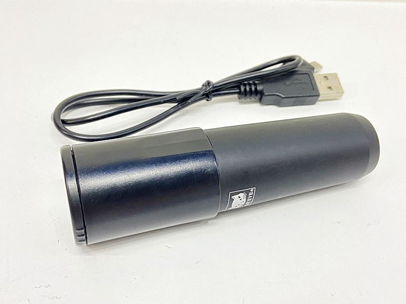 自転車基本情報 商品名 キャットアイ CATEYE VOLT用 カートリッジバッテリー BA-2.2 急速充電クレードル2 CRA-002 セット商品種類自転車アクセサリー参考価格-重量-状態レベル中古：B（使用感少な目/小キズ、ヨゴレ少々）状態説明細かい傷、スレがあります。点灯、充電、スマートフォンへの給電確認済み。付属品は写真に写っているものが全てとなります。ご承知の上でご検討ください。商品説明キャットアイ CATEYE VOLT用 カートリッジバッテリー BA-2.2 急速充電クレードル2 CRA-002 セットメーカーCATEYE (キャットアイ)モデル・型番BA-2.2/CRA-002 (カートリッジバッテリー 急速充電クレードル2セット)商品コードcps-2608040903-pa-037683814発送元本商品は、「サイクルパラダイス東京　ネット店」より発送いたします。【重要なご案内】ご購入前に必ずお読みください。本商品は通販・配送専用商品です。店頭での商品確認や店頭お渡しができないお品となります。ご質問は、「商品についてのお問い合わせ」欄よりお送りくださいませ。お電話やメールなどで直接頂いたお問い合わせはご返信ができません。また、ご質問の内容によってはご返答できない場合がございます。予めご了承下さい。ご購入後48時間以内のお支払いお手続きをお願いしております。(期限を過ぎますとキャンセルとさせて頂きます。)