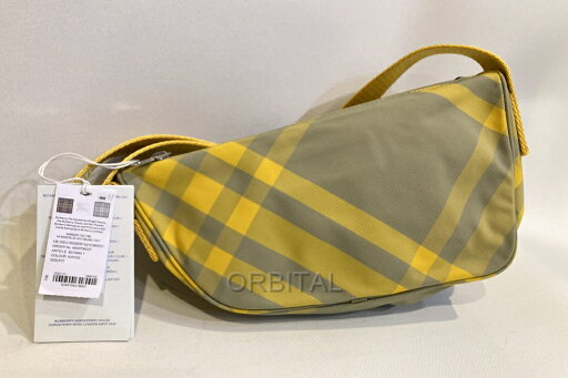 【中古】二子玉)BURBERRY バーバリー 2023年 未使用 シールドメッセンジャーバッグ チェック イエロー ナイロン ダニエル・リー 【中古】二子玉)BURBERRY バーバリー 2023年 未使用 シールドメッセンジャーバッグ チェック イエロー ナイロン ダニエル・リー