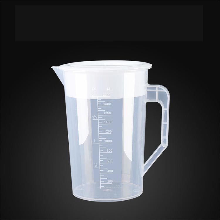 VEXIAの2L らくっ茶 お茶 2000ml 麦茶ボトル お湯対応 洗いやすい 5L キッチン ボトル 大容量 ピッチャー カラフェ 丈夫 PP 麦茶 注ぎやすい 麦茶ポット プラスチック 5000ml 冷蔵庫 水差し おしゃれ 目盛り付き ウォーターボトル｜アングル3