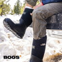 《アイテム名》 BOGS ボグス スノーブーツ ボーズマントール 71971 ショートブーツ メンズ 《ブランドヒストリー》 【BOGS】「よりよい靴を毎日作り続けることはタフだが、終わることのない追求である」創業者ビル・コームのモットーです。「最も不快な環境で」働き、活動する人々のため、40年以上に及ぶ靴産業での経験に基づき、全天候型ブーツの決定版としてBOGSを生み出しました。太平洋岸北西部に本拠地があり、吹雪や雨、晴れにおける2〜3度の温度差が生存するための大きな違いとしてとらえ、独自の特性高品質素材を使用して「防水性・耐久性・快適性」を兼ね備えたブーツを開発し続けています。 《アイテム説明》 BOGSより「ボーズマントール」です。汚れに強く、防水性・耐久性にも優れたショートブーツ。最も耐久性のあるブーツをさらに耐久性のあるものにすると同時に、30％軽量化。頑丈に作られたアウトソールは高い防滑性で歩行をサポート。アッパー部分は軽い素材を使用しており、履き心地も抜群です。履き口の穴がデザインのアクセントだけでなく、取っ手として使用できるので履きやすいのも特徴です。 《カラー名/カラーコード/管理No.》 ブラック/001/"13100100" 製造・入荷時期により、細かい仕様の変更がある場合がございます。上記を予めご理解の上、お買い求め下さいませ。 関連ワード： 靴 ブーツ 防水 防滑 保温 ミッドブーツ date 2020/11/10Item Spec ブランド BOGS ボグス アイテム スノーブーツ スタイルNo 71971 商品名 ボーズマントール 性別 メンズ 原産国 China 他 素材 アッパー：合成皮革+合成繊維 アウトソール：レザーソール 重量 重量：片足　US8(26cm)　約850g 商品特性1 こちらの商品は1cm刻みの展開となります。 商品特性2 ソールには天然皮革を使用しています。その為、シワ・キズ・色むらが散見されますが不良品ではございません。天然素材特有の質感、味わいをお楽しみ頂ければ幸いです。 着用時のサイズ感 細身、普通の方 1サイズ大きめ 甲高、幅広の方 1サイズ大きめ 筒丈 約 32 cm ヒール高 約 3 cm 履き口周り 約 42 cm 足首周り 約 35 cm こちらのアイテムの足入れは小さめです。採寸・着用に使用したサイズ【8US】 ※上記サイズ感は、スタッフが実際に同一の商品を着用した結果です。 スタッフ着用の為、個人差があります。参考としてご確認ください。 サイズについて詳しくはこちらをご覧下さい。 当店では、スタジオでストロボを使用して撮影しております。商品画像はできる限り実物を再現するよう心掛けておりますが、ご利用のモニターや環境等により、実際の色見と異なる場合がございます。ご理解の上、ご購入いただけますようお願いいたします。