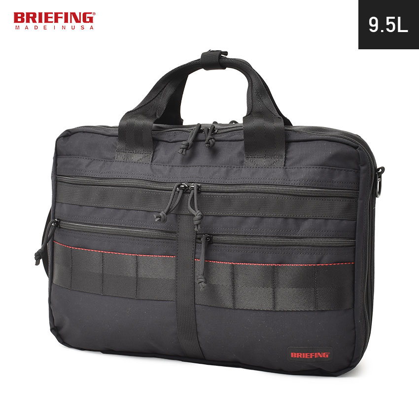 《アイテム名》 ブリーフィング ブリーフケース BRIEFING メンズ レディース A4 3WAY LINER MW BRA193Y21 《ブランドヒストリー》 BRIEFINGは、1998年にミル・スペックに準拠した真の”ミリタリズム−”を追求し、卓越した機能美を持つラゲッジレーベルとして開発されました。BRIEFINGのデザインワークは、洗練された様々なシーンを想定し、どのようなスタイルにもフィットできるように開発されています。BUSINESS・TRAVEL・SPORT・CAR・TRAIN・JET..これらのシーンにおける究極の選択は、常に『耐久性のある機能美』が存在していなければならない。発売以来、BRIEFINGは世界中で最も厳しい目を持つお客様に選ばれる最高品質のラゲッジ・ブランドへと成長を遂げてきました。 《アイテム説明》 ブリーフィングより「A4 3WAY LINER MW」です。軽量ながらも耐久性に優れ、縦、横、バックパックスタイルとシーンやスタイルに合わせた使い方が可能となった3WAY仕様なアイテム。 PC収納部はもちろん、ガジェットなどの小さく細かいアイテムも安全に収納できるようにポケットや仕切りを多く搭載しています。 《カラー名/カラーコード/管理No.》 ブラック/010/"60350330" こちらの商品は、並行輸入により海外から輸入しております。製造・入荷時期により、細かい仕様の変更がある場合がございます。上記を予めご理解の上、お買い求め下さいませ。 関連ワード： かばん 鞄 カバン リュック リュックサック ショルダーバッグ 3WAY 通勤 通学 旅行 ユニセックス ビジネス タブレット 出張 ポケット PC パソコン スマホ 書類 シンプル ロゴ 収納 date 2023/07/31 キーワード：おすすめ 厳選Item Spec ブランド BRIEFING ブリーフィング アイテム ブリーフケース スタイルNo BRA193Y21 商品名 A4 3WAY LINER MW 性別 メンズ レディース 原産国 China 他 素材 ナイロン 採寸 縦 31cm 横 40cm マチ(最大値) 8cm 取出し口 34cm 持ち手 37cm ショルダーストラップ 70〜116cm 容量 9.5L ※上記サイズは、実際に同一の商品を採寸した結果です。 商品によっては個体差がありますので誤差がでることが御座いますので参考目安としてご覧下さい。また、測定方法によっても誤差が生じますので、予めご了承ください。 当店では、スタジオでストロボを使用して撮影しております。商品画像はできる限り実物を再現するよう心掛けておりますが、ご利用のモニターや環境等により、実際の色見と異なる場合がございます。ご理解の上、ご購入いただけますようお願いいたします。