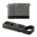 WEPOTO Sony Alpha 7C A7C (ILCE7C) 用ハンドグリップメタル R-A7CブランドWEPOTO色モデル商品説明配送に関しまして、弊社ではAmaznマルチチャンネルサービスに委託しておりますので、Amazn専属の配送便となります。Amazn記載の梱包材の使用及び、配送伝票の配送元がAmaznとなる場合がございますので予めご了承ください。配送時がご不在の場合、置き配となる場合があります。配送状況によって、商品発送のステータスが遅れる場合があります。【商品概要】&#128247;【Sony Alpha 7C A7C (ILCE7C)1 カメラ対応】1/4インチ〜25本のネジを通過カメラ下部に固定、カメラのグリップ力を高めます。&#128247;【素材：レザー＋アルミ合金】グリップは、カメラの芸術的な雰囲気を高めるだけでなく、手ぶれを効果的に低減し、大口径レンズ使用時のグリップの快適さを向上させます。 （天然木は小さな欠陥があるかもしれません）&#128247;【内蔵クイックリリースプレートスライドレール、バッテリーコンパートメント】ベースにはクイックリリースプレートスライドレールが内蔵されており、三脚にすばやく取り付けることができます。1/ 4ネジ穴はすべてのブランドに適しています。三脚ベースはバッテリードア穴付きに設計されており、ハンドルを外さずにバッテリーを交換できます。【商品説明】&#128247;グリップは1/4インチ20ネジでカメラの下部に固定されており、カメラのグリップが向上します。 &#128247;グリップは、カメラの芸術的な雰囲気を高め、手ぶれを効果的に減らし、大口径レンズを使用するときの持ちやすさを向上させるだけではありません。 アルミニウムベースはカメラを摩耗から効果的に保護します &#128247;ベースにはクイックリリースプレートスライドレールが組み込まれており、三脚にすばやく取り付けることができます。 1/4ネジ穴は、すべてのブランドの三脚に適しています。 ベースはバッテリードア穴で設計されています。 バッテリーはハンドルを外さずに交換できます。【商品詳細】ブランド：WEPOTO商品種別：家電＆カメラ商品名：WEPOTO Sony Alpha 7C A7C (ILCE7C) 用ハンドグリップメタル R-A7C製造元：WEPOTO商品内容：R-A7C【当店からの連絡】