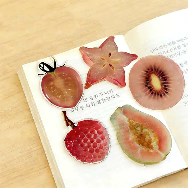 VIBLOの5枚セット いちご リアルな果物 透明 癒し かわいい 文房具 りんご レモン スイカ 手帳 しおり クリア アクリル ノート 学生 フルーツしおり フルーツしおり プレゼント プチギフト 雑貨 景品｜アングル2