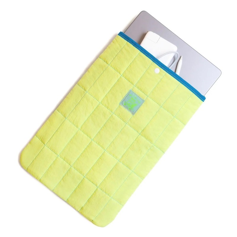 ブルーラグ BLUE LUG padding pc sleeve 13-14inch flash yellow