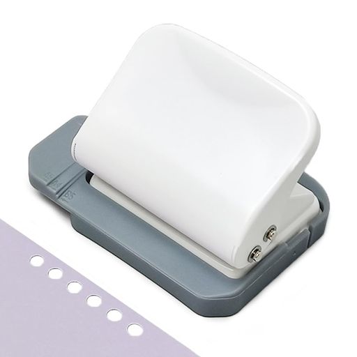 【ご購入前の重要な確認事項】 いつもご利用いただき、誠にありがとうございます。 いつも【vicsystore楽天市場店】をご利用いただき、誠にありがとうございます。 最近、商品の入数・数量・サイズなどのご注文内容に関する間違いが増えております。 お手数ではございますが、ご購入手続きの際には、入数・数量・サイズを今一度ご確認いただけますようお願いいたします。 ご注文から 30分以上経過した場合、入数・数量・サイズ等の間違いによるキャンセルはお受けできません。 ご不明な点がある場合は、必ずご注文前にお問い合わせください。 🚚 ご注文に関するご案内 最短でのお届けをご希望の方へ 日時指定をされない場合、最短での発送手配が可能です。お急ぎの場合は日時指定なしでのご注文をおすすめいたします。 営業所留めについて 営業所留めには対応しておりません。 誤った郵便番号や住所でご注文された場合、発送時に発生した費用や損失はお客様のご負担となりますのでご注意ください。 お支払い方法について コンビニ払い・銀行振込などの前払いの場合は、ご入金確認後に在庫を確保いたします。 そのため、ご入金のタイミングによっては欠品となる場合がございます。 ギフト対応について 誠に申し訳ございませんが、のし・ラッピング・メッセージカード等のギフト対応は行っておりません。 ご購入数量の上限について 当店ではすべての商品に購入上限を設けております。 上限を超える数量をご希望の場合は、ご購入前に必ずお問い合わせください。 キャンセルについて ご注文から 30分を過ぎた場合、お客様都合によるキャンセルはお受けできません。 内容に不安がある場合は、ご注文前に必ずお問い合わせください。 A4(30穴)、B5(26穴)、A5(20穴)サイズの用紙に対応な多穴タイプの穴あけパンチです。 【パッケージ内容】:穴あけパンチx1個 【色】:3色を選べる(ピンク、ブルー、ホワイト) 【サイズ】:W65xL90xH36mm(ロック時)/H65mm(使用時) 【重量】:200g 【対応サイズ】A4/B5/A5にも対応【対応枚数】70g/m2紙5枚 【穴数】30穴/A4、26穴/B5、22穴/A5 【穴径】5mm 【穴間隔】9.5mm 【穴奥行】6.35mm(穴の中心からの寸法)【材質】金属 【簡単で、正確に穴あけ!】:POPSFL 穴あけパンチはA4、B5、A5といった異なるサイズの用紙に対応できる点があります、ガイドが付いているので、用紙のサイズに合わせて簡単に調整ができ、位置をずらすことなく正確に穴をあけます。別のゲージは必要ありません、誰でも簡単に穴をあけることができます。 【ルーズリーフ用の多穴タイプ】:ルーズリーフ用の20穴・26穴・30穴などに対応、資料をルーズリーフ化してファイリングしたり、白紙のリーフを自作したり、とても便利です。