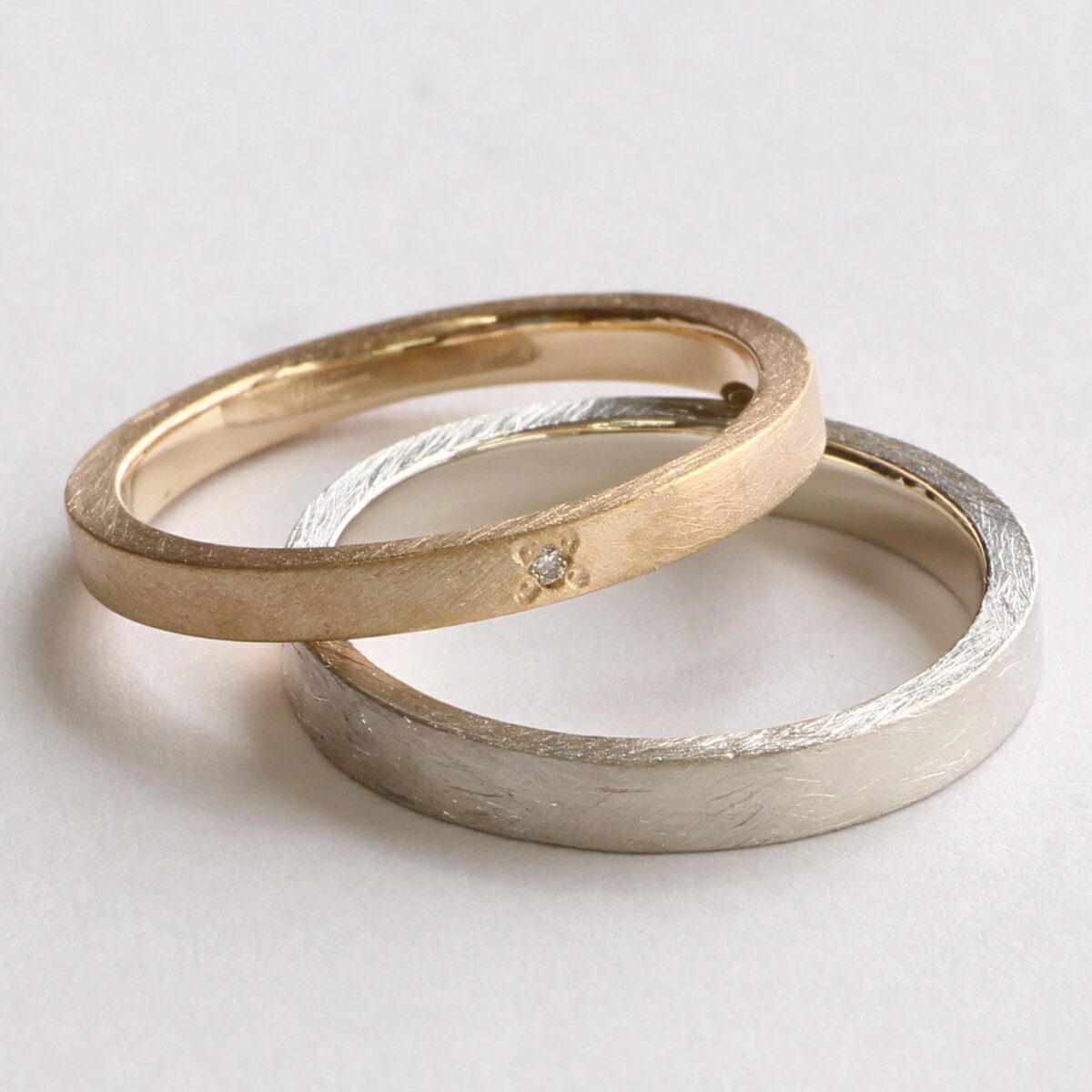 【プラチナ & ゴールド ダイヤモンドペアリング】結婚指輪 マリッジリング 人気デザイン バイカラーペアリング 【名入れ刻印無料】【サイズ直し無料】【0号から3...