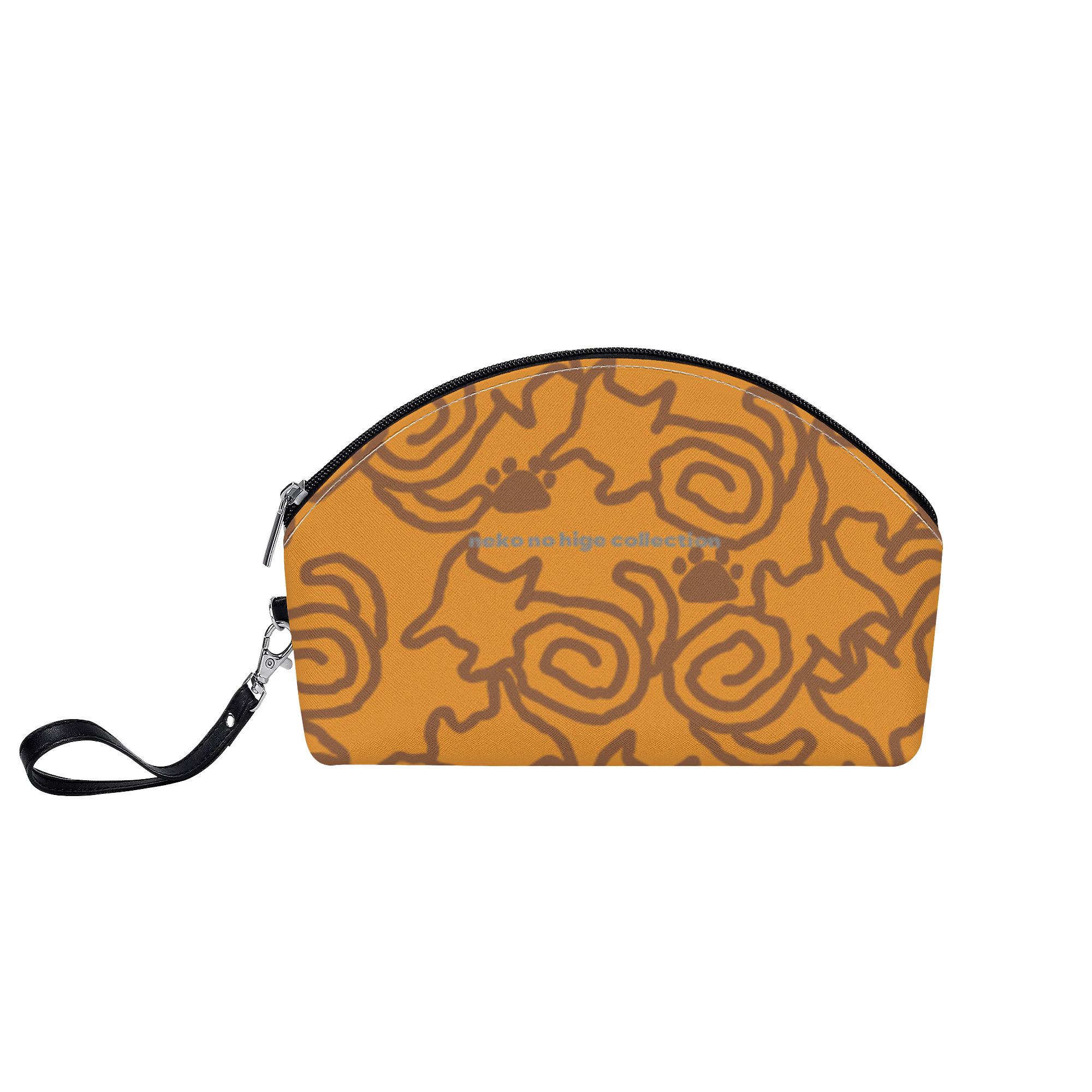 ねこのひげあつめ。うずうずかにゃくさ模様 おれんじ(丸型コスメポーチ) 丸型コスメポーチ レディース バッグ 動物 猫 オレンジ ねこ ポーチ 唐草模様風 nanaronnicoron