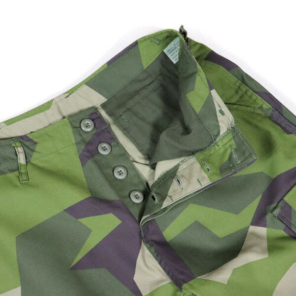 スウェーデン軍BDU（Battle Dress Uniform） M90グリーンカモ カーゴパンツ レプリカ XS 送料無料！