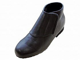 商品名 &nbsp;防寒ブーツ リシェス 防滑ソール　紳士用/ブラック/M ウェルファン -　送料込！ &nbsp;商品説明 防水であたたかく滑りにくいハイドロストッパー（特許）底で滑りにくい構造※季節商品につき早期に終了する場合があります。○足囲：3EM(24.5〜25.0cm)重量：（片足Mサイズ）323g材質：靴底素材：合成底形状：容器包装等詳細：賞味期間：使用方法：補足情報：--------------------******************※季節商品の為、早期完売の場合があります。ご了承くださいませ。 ・防寒ブーツ。 ・防水であたたかく、滑りにくい。 ・防滑ソールタイプ ハイドロストッパー（特許）底で滑りにくい構造 雪や氷、または水膜に覆われた路面もしっかりキャッチし、優れた防滑性を発揮します。 ・防水仕様で雨や雪の日も安心です。 ・たくさんのボアで寒い日もあたたか。 ●サイズ／S(24.0cm)、M(24.5 25.0cm)、L(25.5 26.0cm)、LL(26.5cm 27.0cm) ●重さ／約323g（片足M） ●材質／靴底：合成底 ●紳士用 ●カラー／ブラック ●JANコード／S:4967991500727 M:4967991500734 L:4967991500741 LL:4967991500758 ●メーカー名／ウェルファン