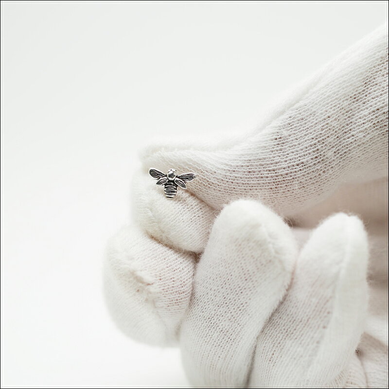 ピアス ミツバチ 蜜蜂 ハチ はち 蜂 ミニピアス シルバーアクセサリーの商品画像 3