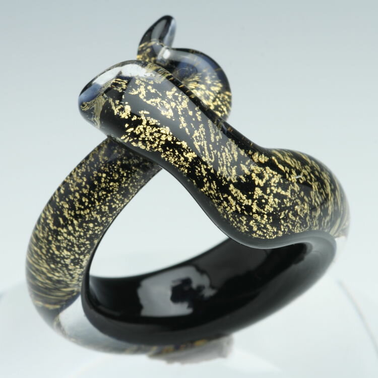 ベネチアンガラスの指輪　スネークリング　ブラック ベネチアングラス