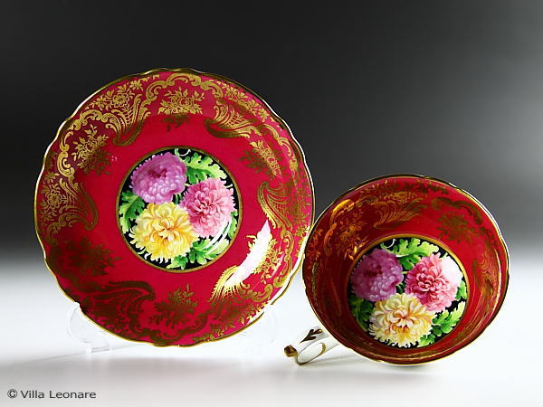 【パラゴン】豪華金彩＆ルビー　美しい菊 カップ＆ソーサー