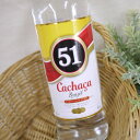 CACHACA 51 700ML カシャーサとはピンガとも呼ばれ、さとうきびのしぼり汁を発酵、蒸溜してつくられます。 「51」でつくるカクテル“カイピリーニャ”はとても評判が良く、 世界中広く愛飲されているカシャーサです。 アメリカやヨーロッパのバーやレストランで人気が高まっています。 ◆容量：700ml ◆アルコール度数：40度