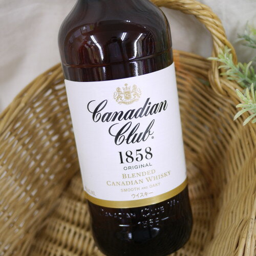 CANADIAN CLUB 世界各国のウイスキーファンがカナダのウイスキーといえば「C.C.」を思い浮かべる。 そのボトルがこれです。 ライ麦主体のフレーバーウイスキーによる軽やかで華やかな香りを持ち、ライト＆スムースな風味が特色です。 ◆...