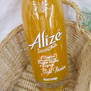 ALIZE GOLD PASSION フレンチ・ウォッカと、コニャックに パッションフルーツジュースをブレンドした新感覚のリキュールです。 ソーダやジュース等、様々な飲み物と自由に合わせることができる、 おいしさと見た目の楽しさを兼ね備えているのが特長です。 ◆原産国：フランス ◆内容量：750ml ◆アルコール度数：16%　