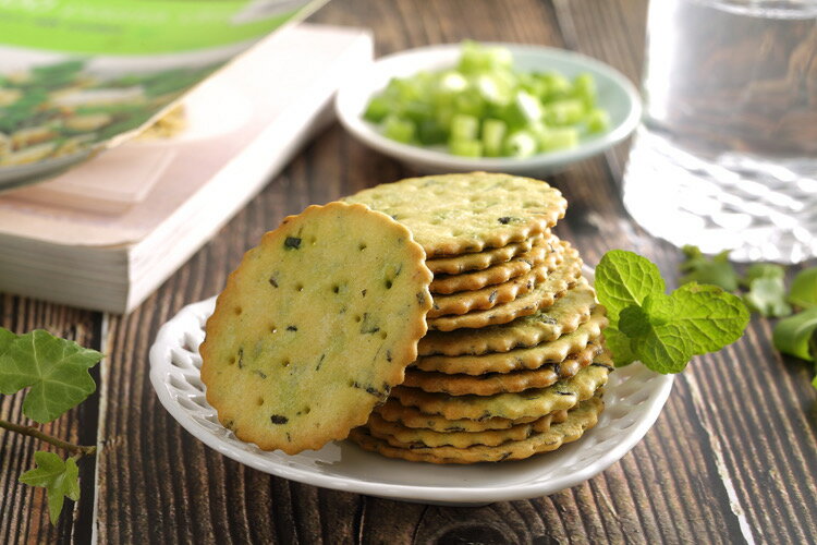 12箱 さくさく香ばしい 葱 クッキー 青ネギクラッカー(緑箱) 喜年来 香葱薄餅1箱(30枚入り) 台湾土産 台湾 お土産 台湾おみやげ 台湾物産館 台湾祭り...