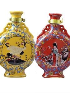 お得な二本セット 入手困難 越王台陳年 25年 35年セット 花彫酒 (壷) 300ml 15度 茶碗2脚付 正規輸入品 木箱付 人気の紹興酒 正規代理店輸入品 正規品【紹興酒】【越王台】【紹興花彫酒】【中国酒】紹興酒 正規 酒 中国 中国酒 送料無料 高級紹興酒 父の日 プレゼント