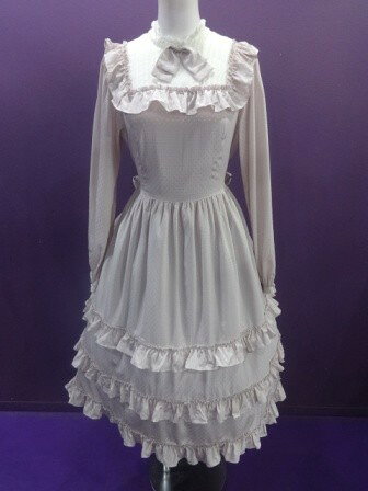 ■ランク：A ■色：ピンク ■サイズ：M　着丈約108cm　肩幅約36cm　バスト約94cm　ウエスト約77cm　スカート丈約70cm　袖丈約61＋レース1．5cm　袖口約22cm ※上記はメーカー発表サイズになりますが、4〜5cm程度のゆとりをみてお買い求め頂くことをお勧めいたします。 ■品質表示：表地　ポリエステル100％ 裏地　ポリエステル100％ 別地　ポリエステル100％ ■メーカー発売時価格：￥38500 パニエを使用して撮影しております。