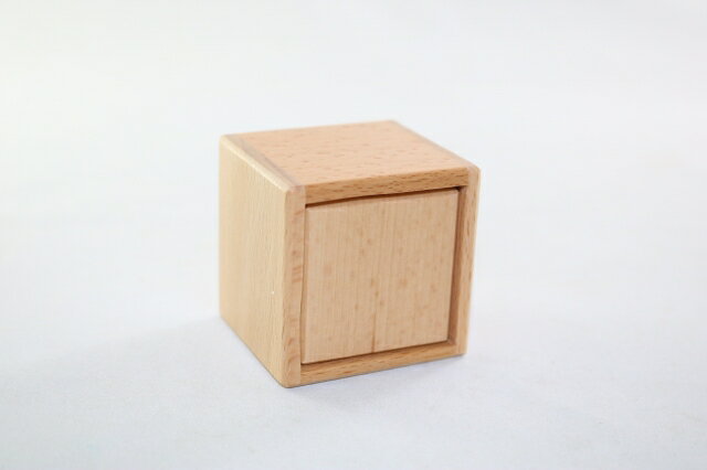 ���ƥå����ꡡ���塼�֤ȥ��å� Montessori Cube with Cup���ΰ���