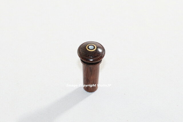 タマリンドのエンドピンです。 材質：　タマリンド “パリっ子の目”が奇麗です。 エンドピンは改めて装着される楽器のエンドホールにあうように削らなければなりません。発送はクリックポストです。