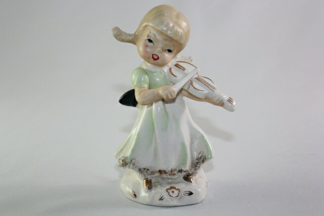 アンティーク陶器置物　「バイオリン　少女」年代不詳