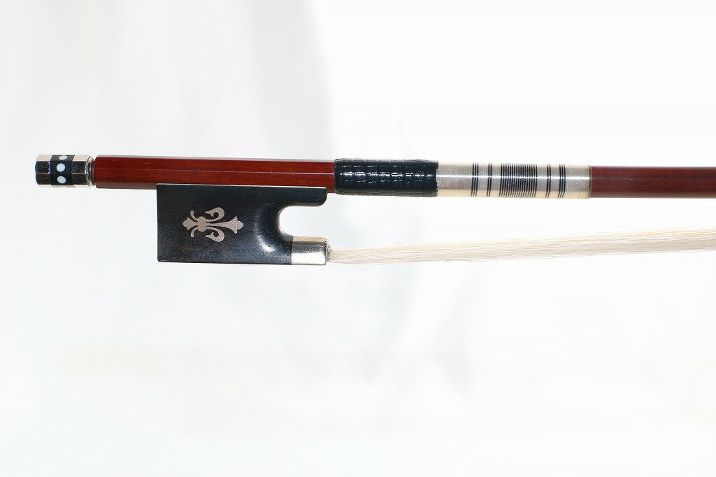 ペルナンブコ、黒檀フロッグ、ヴァイオリン弓4/4 Fleur-de-lis装飾