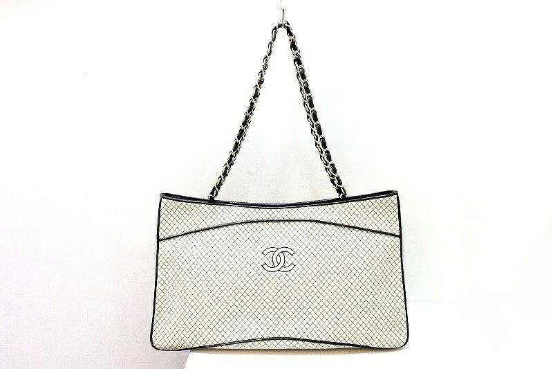 【中古】CHANEL シャネル マイクロマトラッセ チェーンショルダーバッグ ココマーク 7番台 アイボリー×黒/ゴールド金具