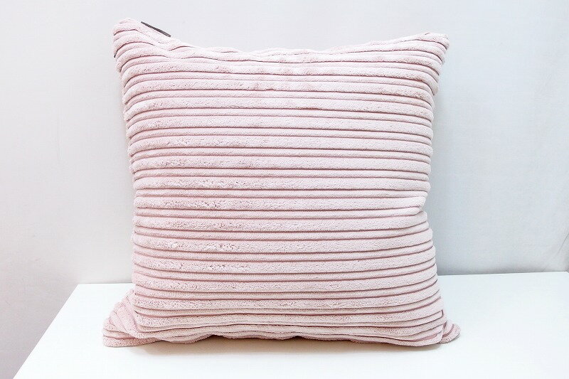 【中古】 【LOUNGE PUG ラウンジパグ】 クラシックコーデュロイ クッション 47×47cm ピンク kz5020227149