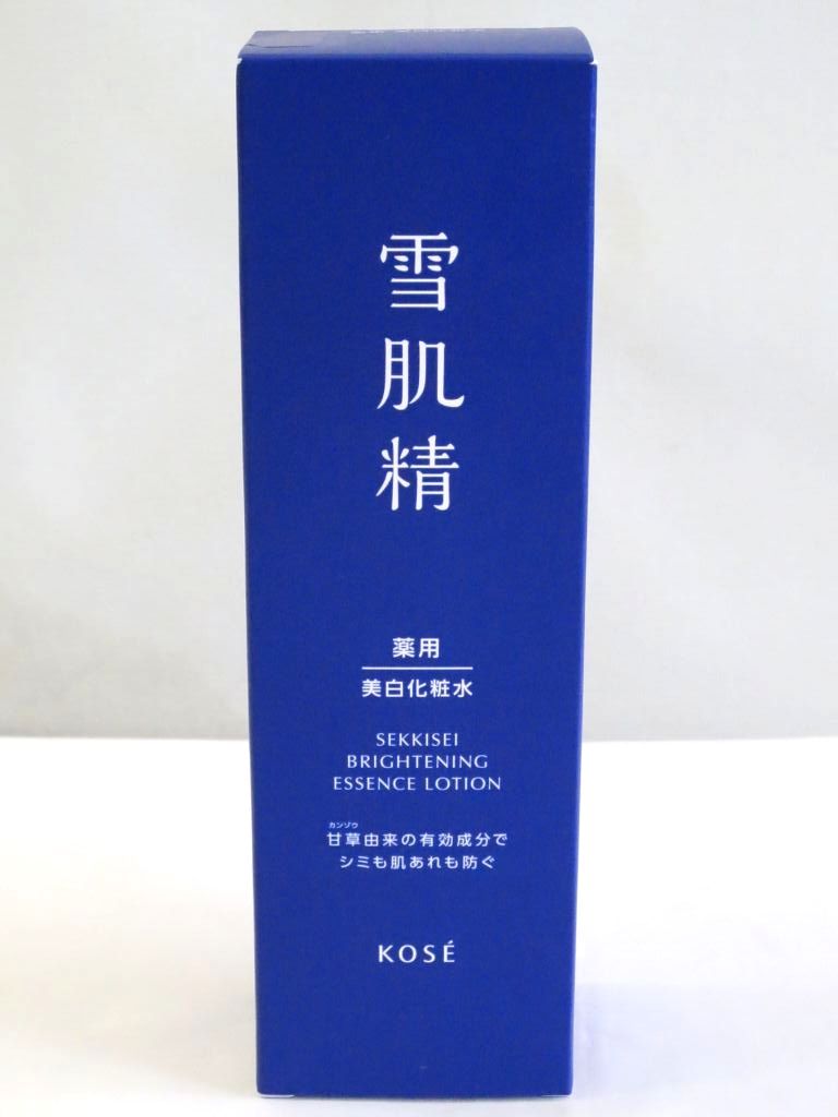 ブランド名KOSE(コーセー)商品名未使用品！＜美白化粧水＞ 雪肌精 ブライトニング　エッセンス　ローション＜化粧水＞　200ml 商品説明甘草カンゾウ由来有効成分で、シミ予防も、肌あれケアも、徹底的に。みずみずしい透明素肌へと導く薬用美白化粧水。容量 ( ml )200mlコンディションレベルN・（未使用）コンディションレベルの備考【N の目安】未使用品の状態です。撮影のために開封することはありますが、使用された形跡の見られないお品です管理番号(弊社使用欄)kb5212232965 【6g27】【Vision】【ビジョン】≪≫KOSE コーセー 雪肌精 ブライトニング　エッセンス　ローション＜化粧水＞　200ml ＜美白化粧水＞