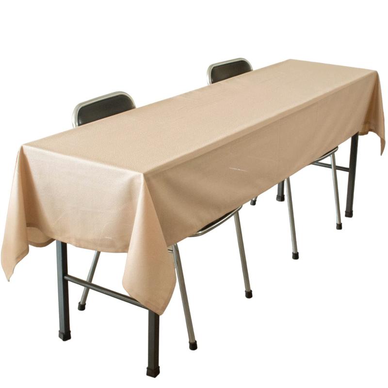 テーブルクロス 長机用 [5枚セット] (日本製 / 120×240cm) 撥水加工 済み (ベージュ/無地) 会議テーブル (イベントや展示会にも) 長方形【長机サイズのテーブルクロス[5枚セット]】会議や宴会、パーティで重宝する長机用サイズのテーブルクロスです。サラッとした布地で、オフィシャルでもカジュアルでも使える落ち着いたカラー。5枚セットでお求めやすくなりました。【はっ水加工済み】はっ水加工済みなのでスープや飲み物をこぼした際もサッと一拭きでキレイを保てます。(洗濯するたびに撥水効果が低下していきますのでご注意ください。)【サラッとした手触り】日本製。撥水テーブルクロスにありがちな塩ビのツルツルした生地ではなく、ポリエステルのサラッとした布地。クリアファイルやラミネートフィルムがベタっとくっつこともありません。【きちんと縫製された布端】切りっぱなしではなく、きちんと縫製された布端など細部までデザイン。品質にこだわってつくられたテーブルクロスです。会議や社内行事、パーティなどの大事な場面を演出します。【商品詳細】サイズ:約120×240cm / 素材:ポリエステル100% / 日本製 / カラー:ベージュ