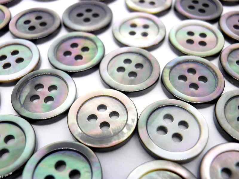 Button - 裏面までこだわった 至高の貝ボタン 黒蝶貝ボタン 1.8mm厚 定番型 SH-117 4穴 10mm 50個セット