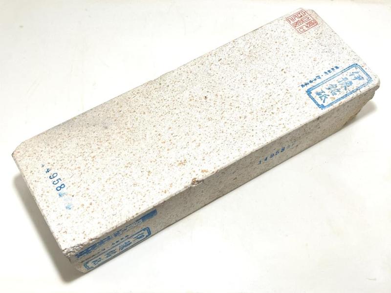 Rakuten - 天然砥石 伊豫銘砥唐川村山産古赤星 #58 /2,394g