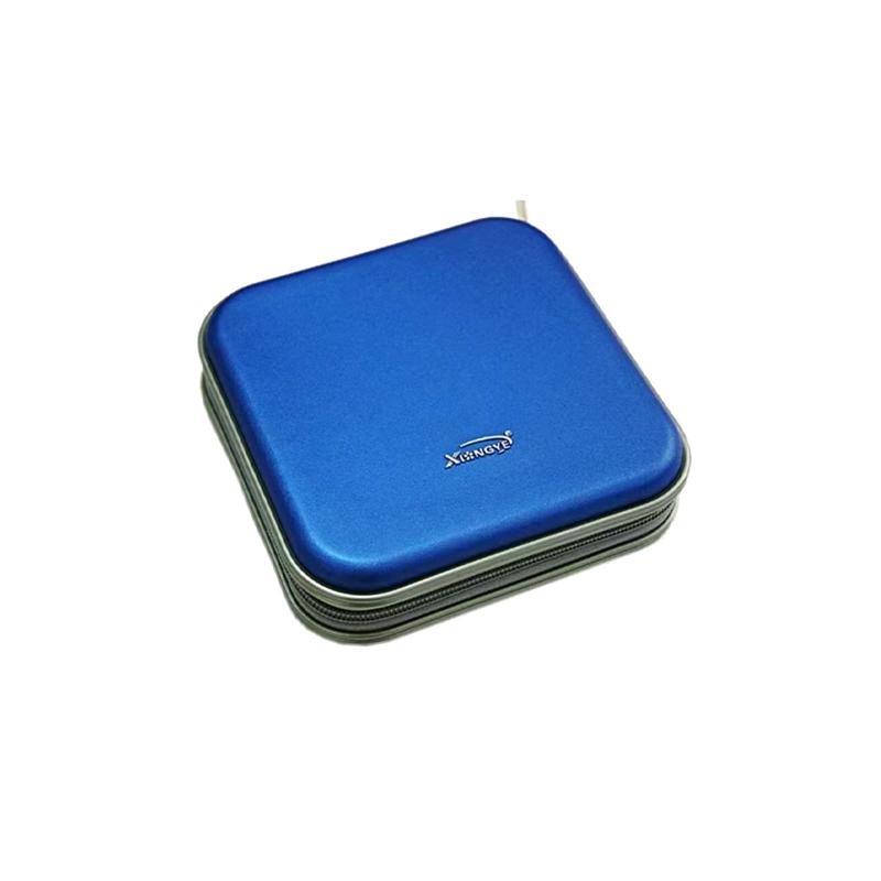 DVD CDケース CDケースポータブル 40枚収納 blu-ray 大容量 省スペース ディスク収納ケース ポータブルメディアケース ディスクケース（ブルー）大容量＆高収納力：40枚収納可能なコンパクト設計で、DVD/CD/Blu-rayをまとめて収納。省スペース化を実現し、収納スペースの悩みを解消します。軽量＆ポータブル設計：薄型軽量素材（PP+ABS）採用で持ち運びに最適。丈夫なハンドル付きで外出時も安心、ポータブルメディアケースとして移動中や旅行先で活躍します。ディスク保護に特化：衝撃吸収内装＋微細クッション構造で傷・摩擦・埃を完全ブロック。ブルーレイやゲームディスクの長期保存に最適なディスク収納ケースです。ワンタッチ開閉＆互換性：で片手でも簡単開閉。PS4/PS5/Switch/Nintendo DSなど多機種対応。CDケースポータブルとしてゲーム愛好家に人気。見た目もスッキリブルー：インテリアに溶け込む洗練デザインで、省スペースディスクケースとして机や本棚の整理整頓をサポート。